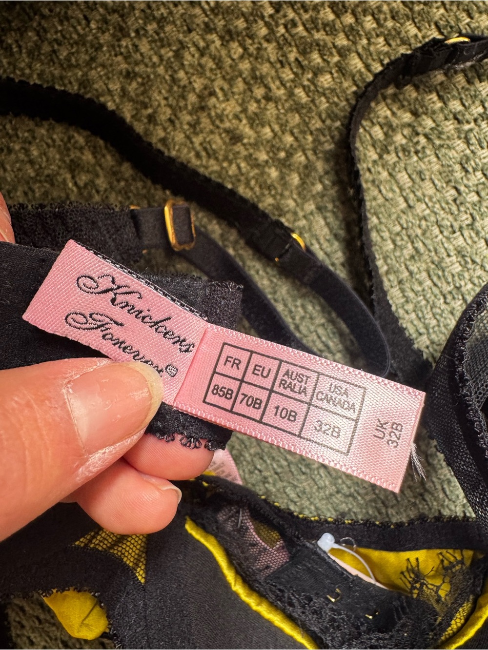 Agent Provocateur Yellow Lace and Black Trim Lingerie Set - Picture 8 of 13